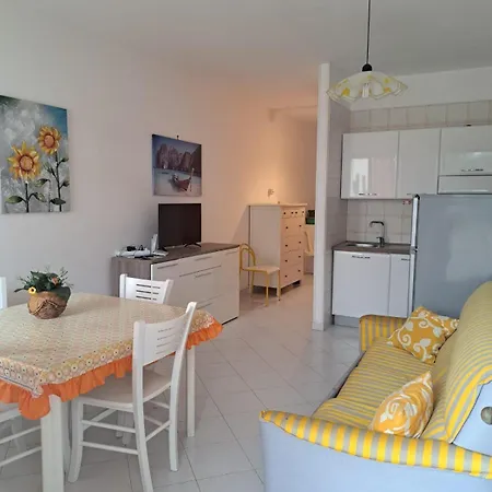 Nueva Apartment *